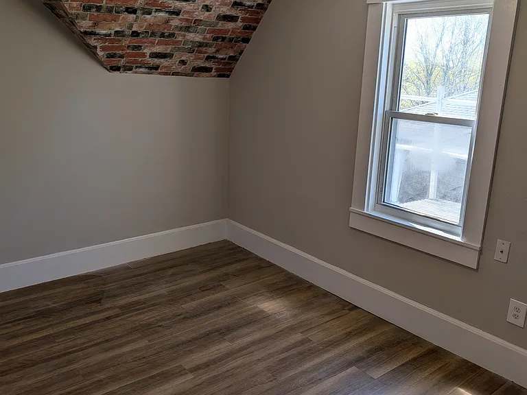 437 Somerset Ave #3 — Photo 4