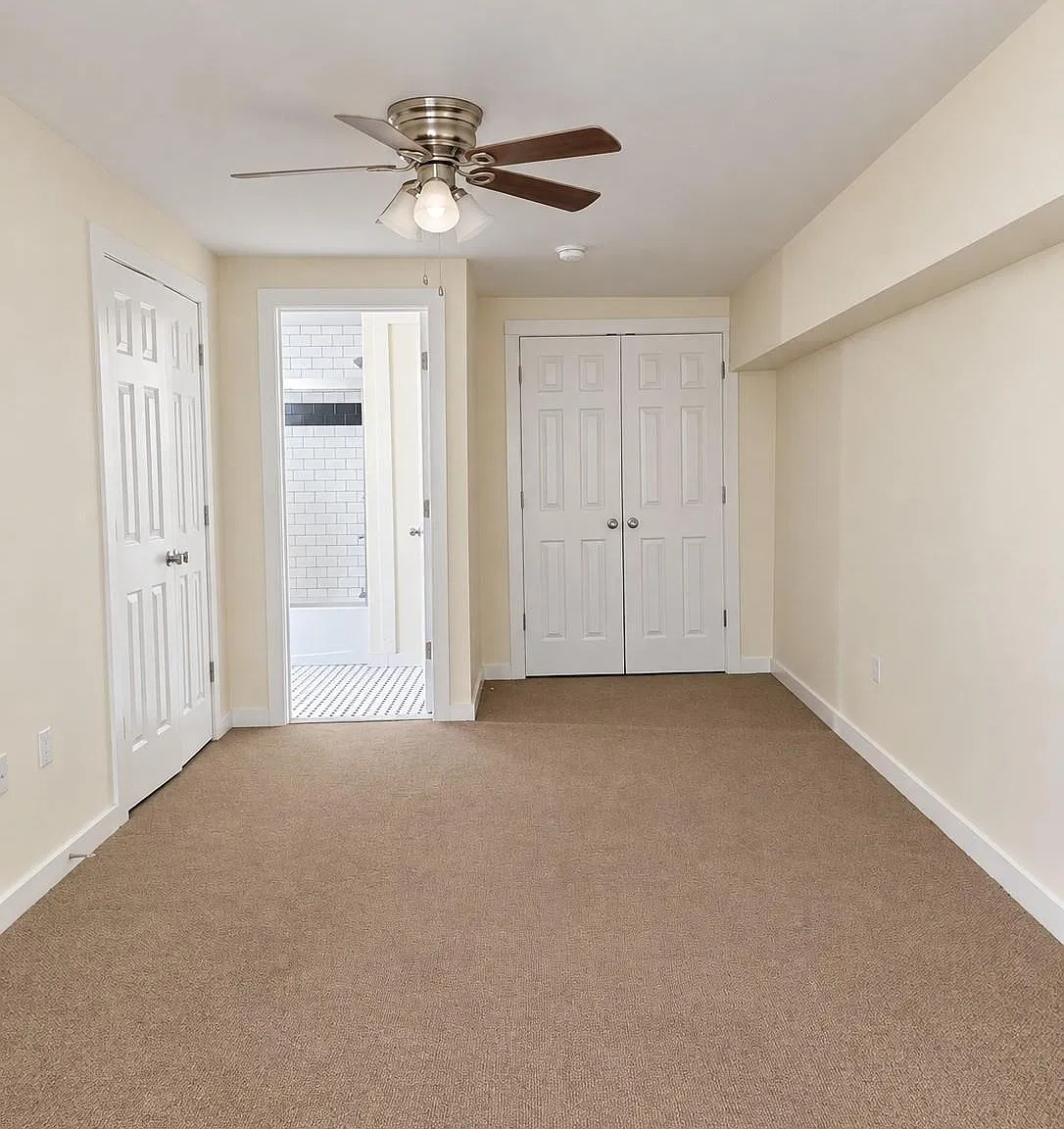 2 bed, 2.5 bath, 800 sqft, $1,699 — Photo 4