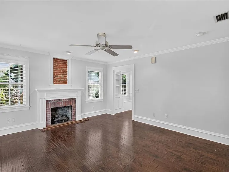433 SE 7th St — Photo 9