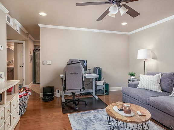 4th image of 210 15th St E APT 22