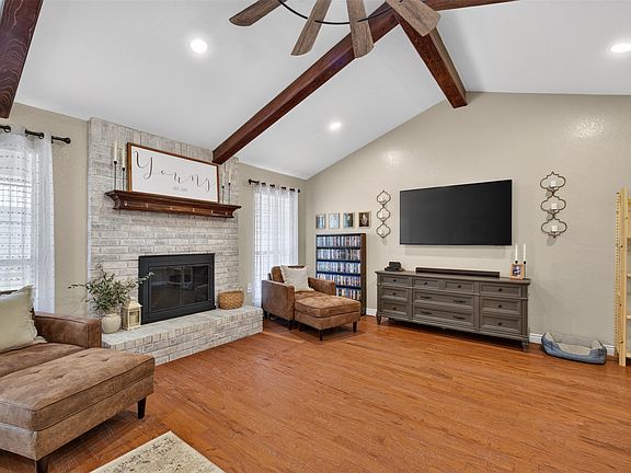 5th image of 1705 Alamo Ct