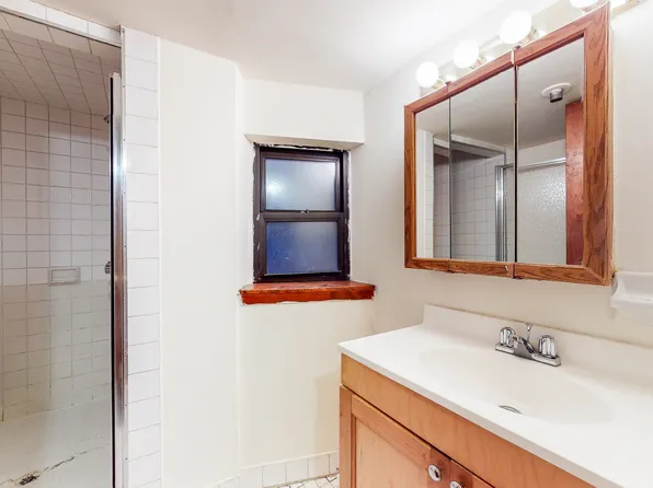 1654 Third Avenue image 3 of 8