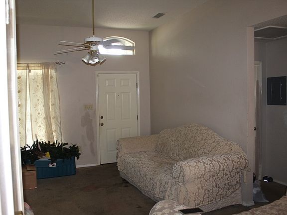 3rd image of 914 Birney Dr
