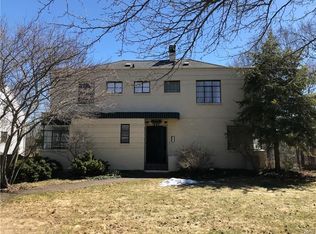 221 Ambergate Rd, Syracuse, NY 13214