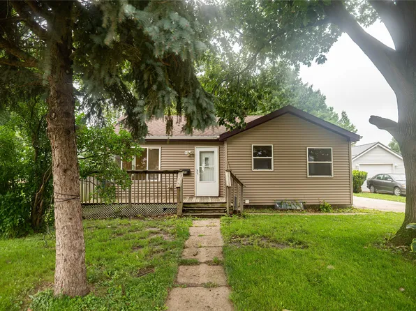 425 E Douglas St, Knoxville, IA 50138