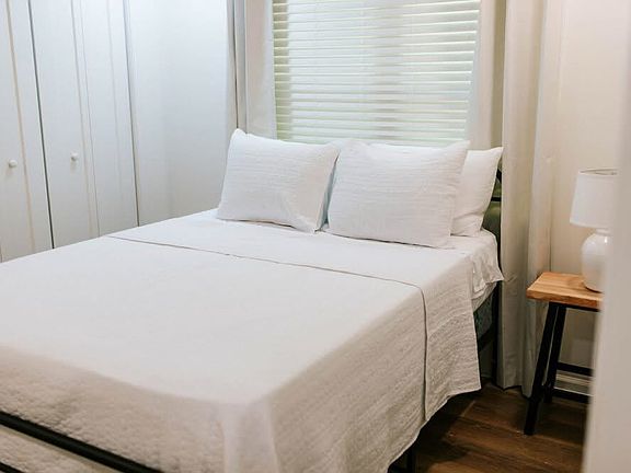 4th image of 129 N Peter St