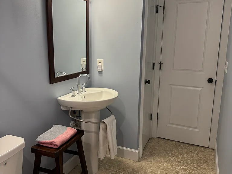 100 Floral Dr — Photo 59