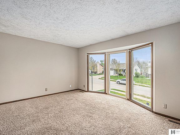 5th image of 8120 S 152nd St