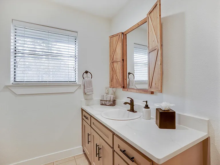 1201 Melissa Dr — Photo 24