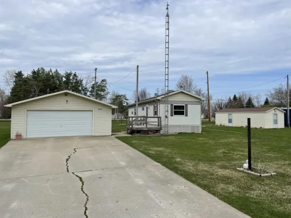 7698 S Point Dr, Pt Hope, MI 48468