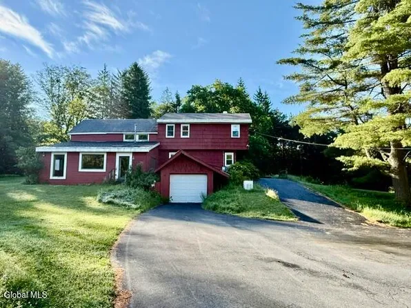 28 Starcrest Drive, Rensselaer, NY 12153