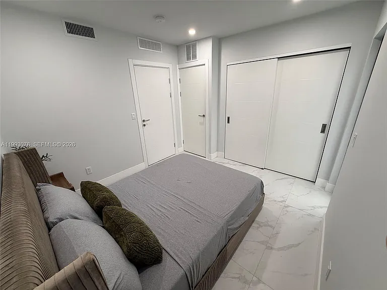 944 Jefferson Ave #15 — Photo 12