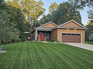 64525 Winterwoods Dr, Lawton, MI 49065
