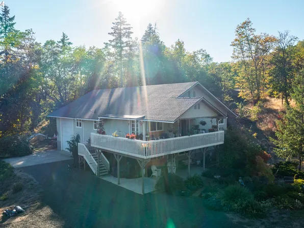 1830 Orchard Ln, Roseburg, OR 97471