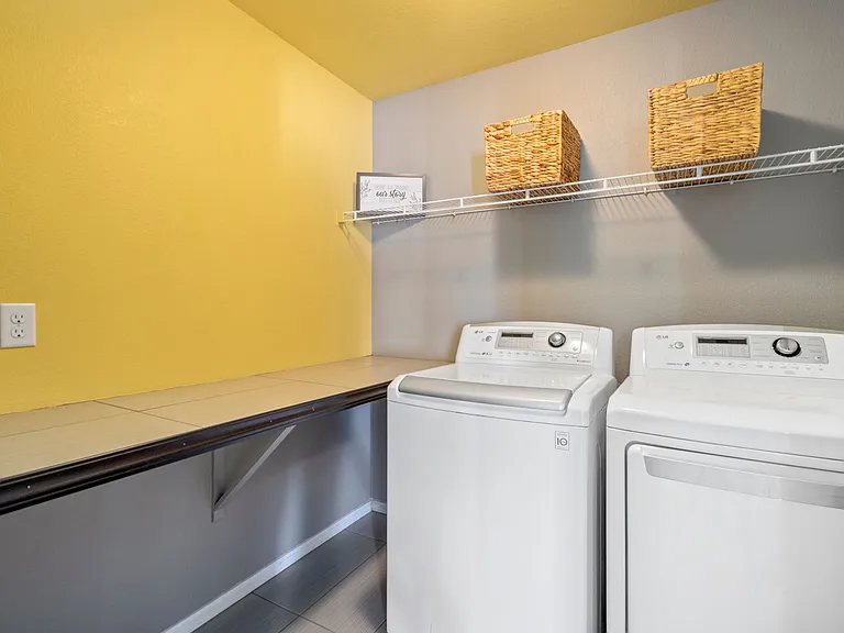 7287 Atlantis St — Photo 24