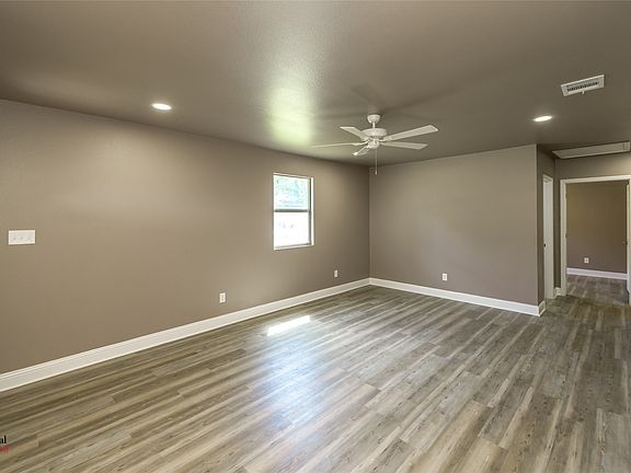 3rd image of 3536 Sumner St