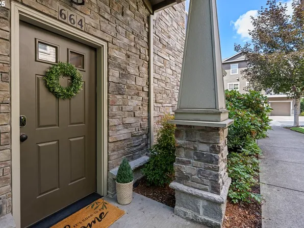 664 NE Adwick Dr, Hillsboro, OR 97006