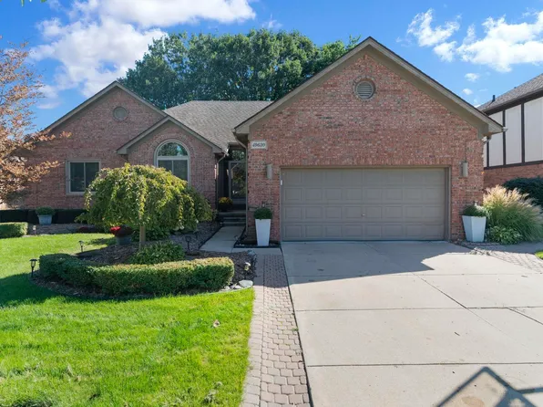 49630 Shenandoah Dr, Macomb, MI 48044