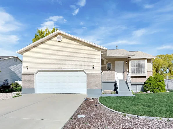 5069 S Vista Dr, Roy, UT 84067