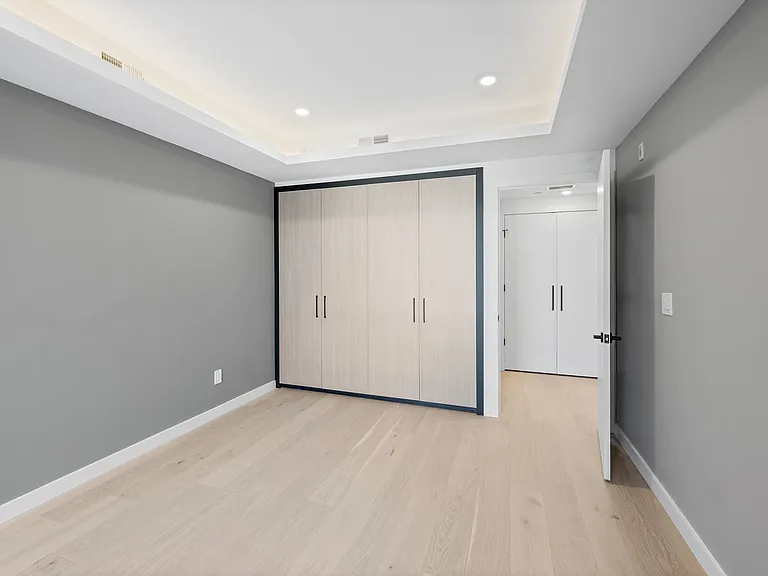 Unit X06 - Bedroom Built-in Wardrobe