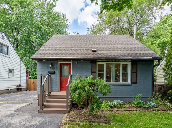 13 W Lewis St, Hamilton, ON L8H 6C3