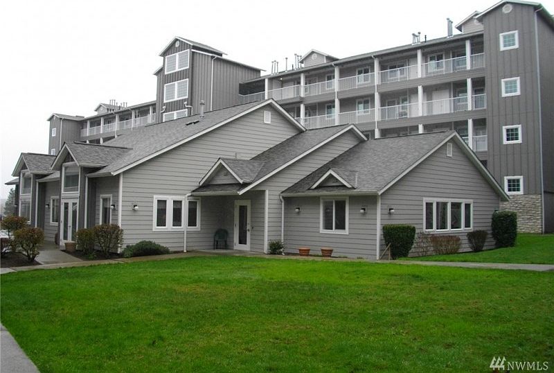 1st image of 1318 37th St Unit 2218
