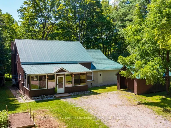 15 Victoria St W, Seguin, ON P0C 1J0