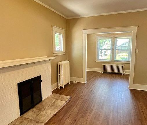 3rd image of 3792 E 8th Ave