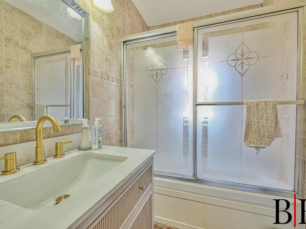 1448 East 53rd Street image 10 of 21