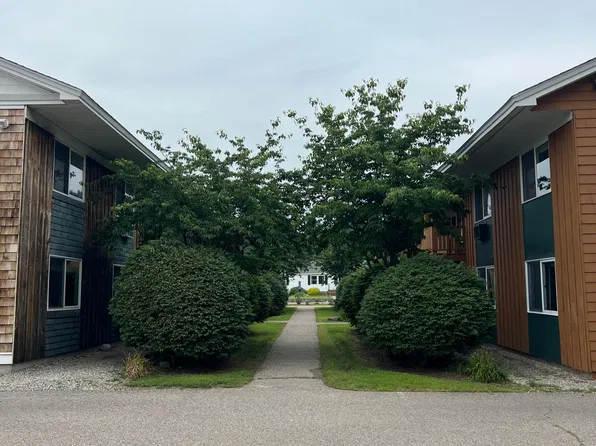 127 Chestnut St APT A1, North Attleboro, MA 02760