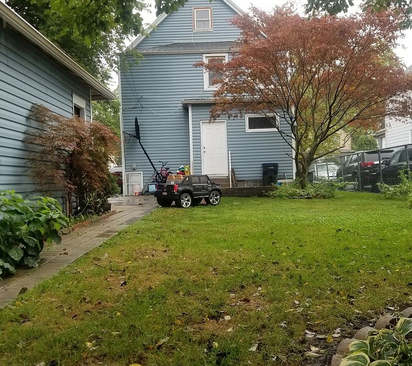 2nd image of 713 Helmholz Ave