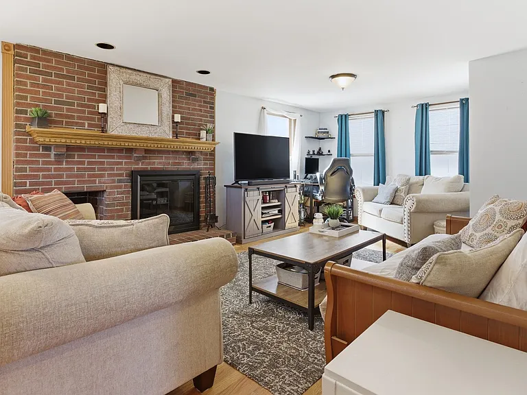 26 Saint Martin St #B — Photo 9