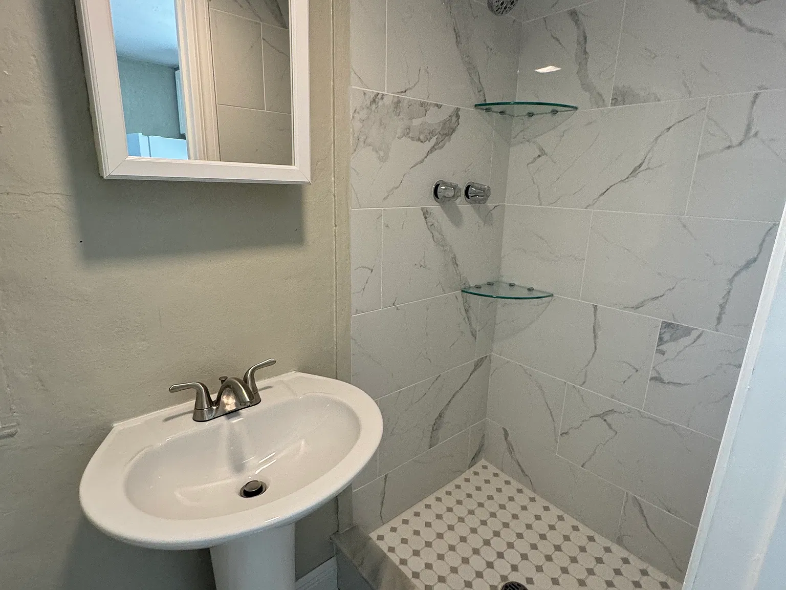 Studio, 370 sqft, $1,150 — Photo 2