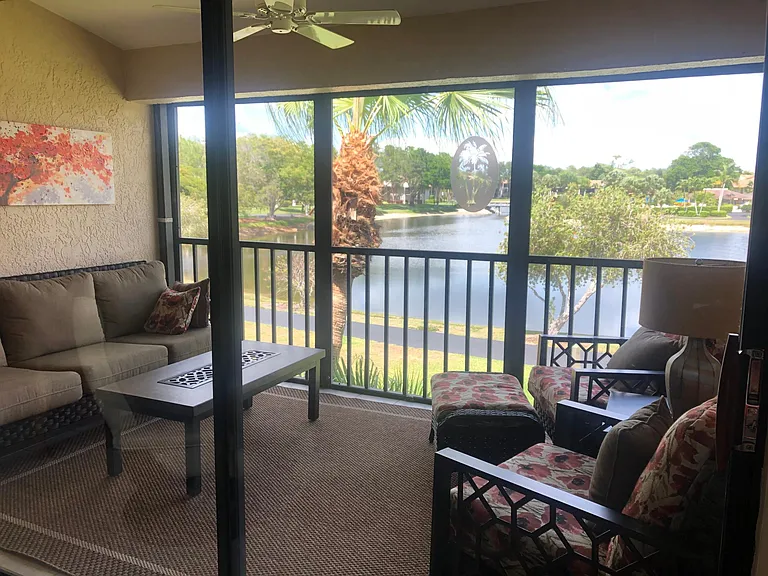 Amazing lanai & w/water view!