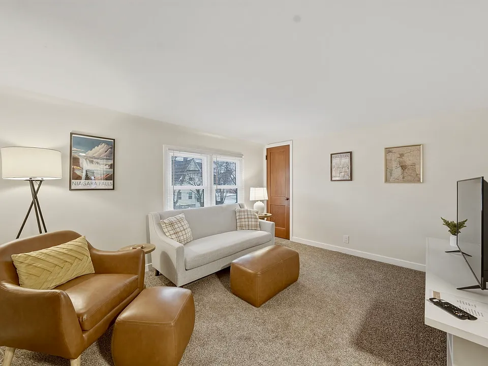 27 Winfield Ave #UPPER