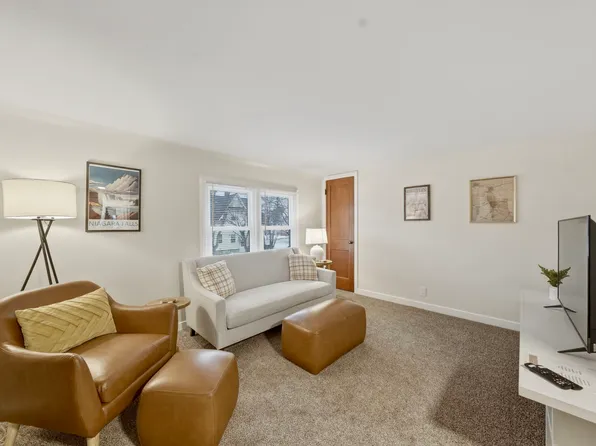 27 Winfield Ave, Lancaster, NY 14086