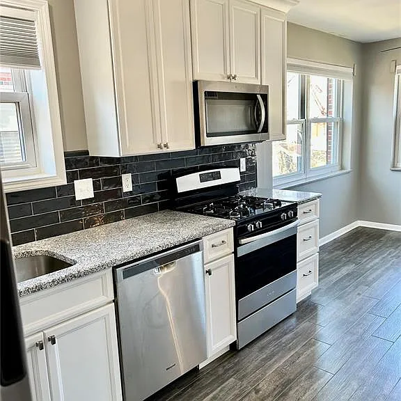 7227 Balson Ave #2F — Photo 3