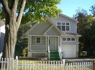 813 Oakwood Dr, Peekskill, NY 10566