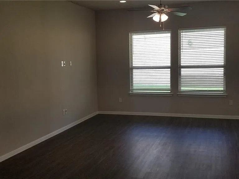 908 Kingston Pl — Photo 6