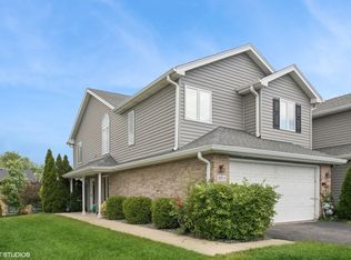 8312 Highpoint Cir UNIT A, Darien, IL 60561
