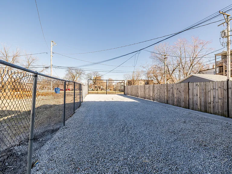 4543 S Saint Lawrence Ave #3R — Photo 8
