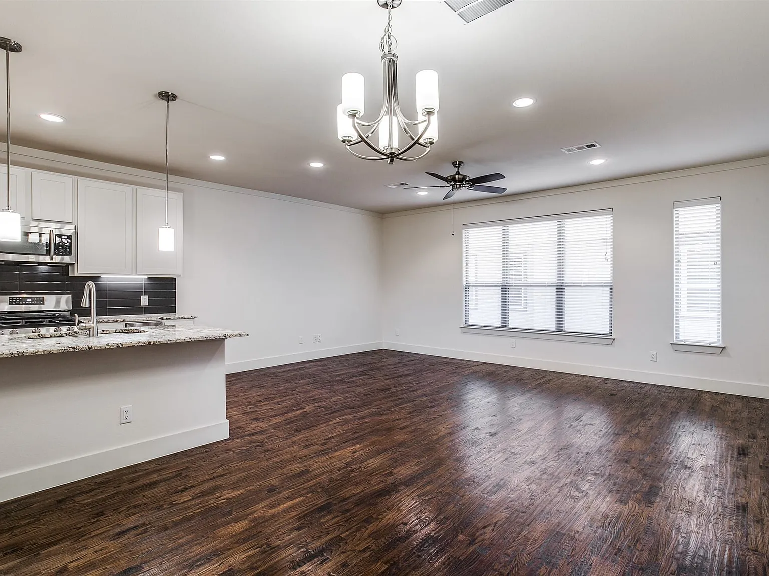 2 bed, 2.5 bath, 1394 sqft, $2,995 — Photo 4