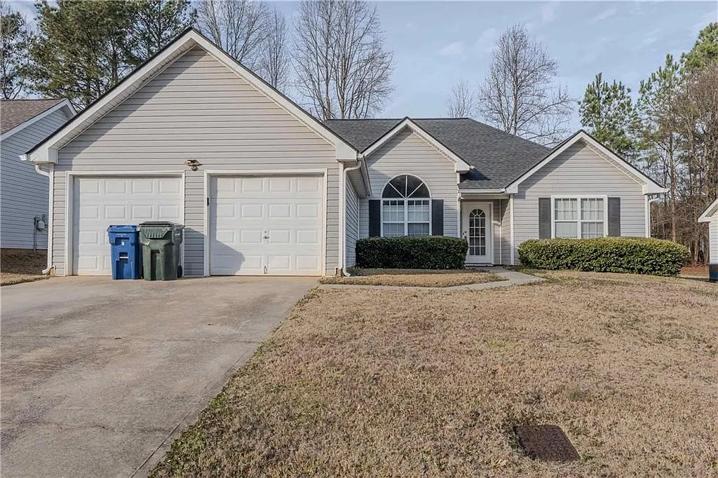 3 bed, 1474 sqft, $2,400 — Photo 1