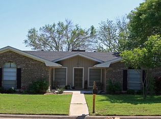 801 33rd St, Hondo, TX 78861