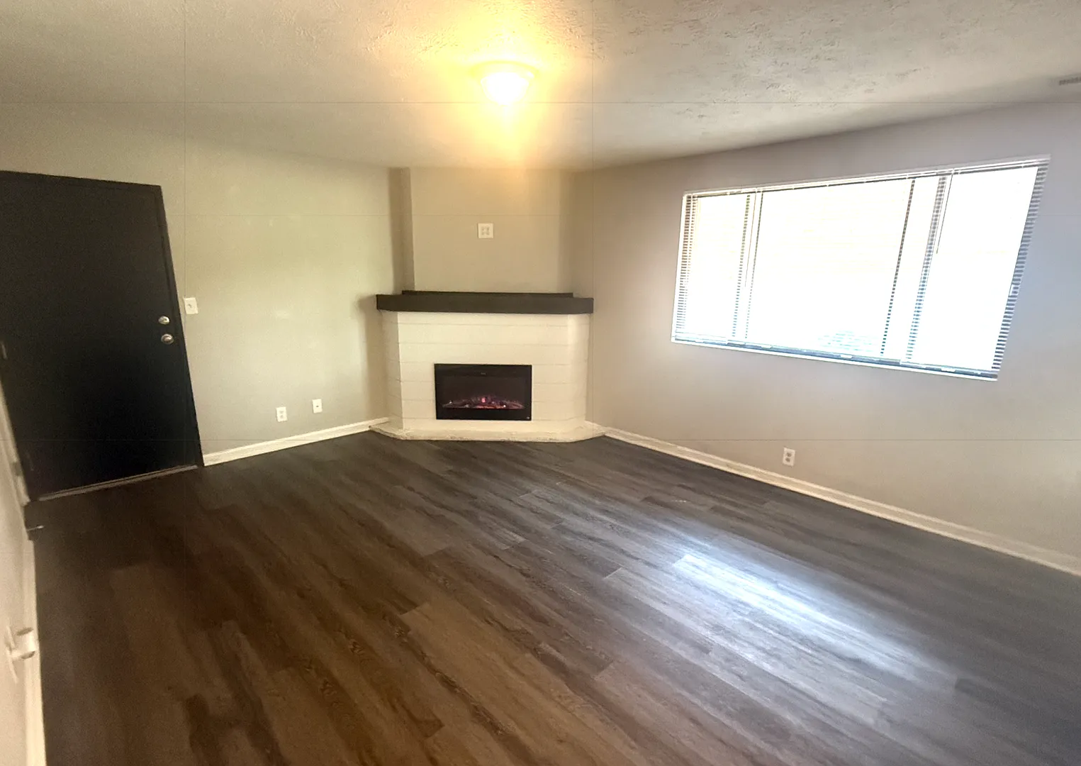 4210 Huntington Ave — Photo 2
