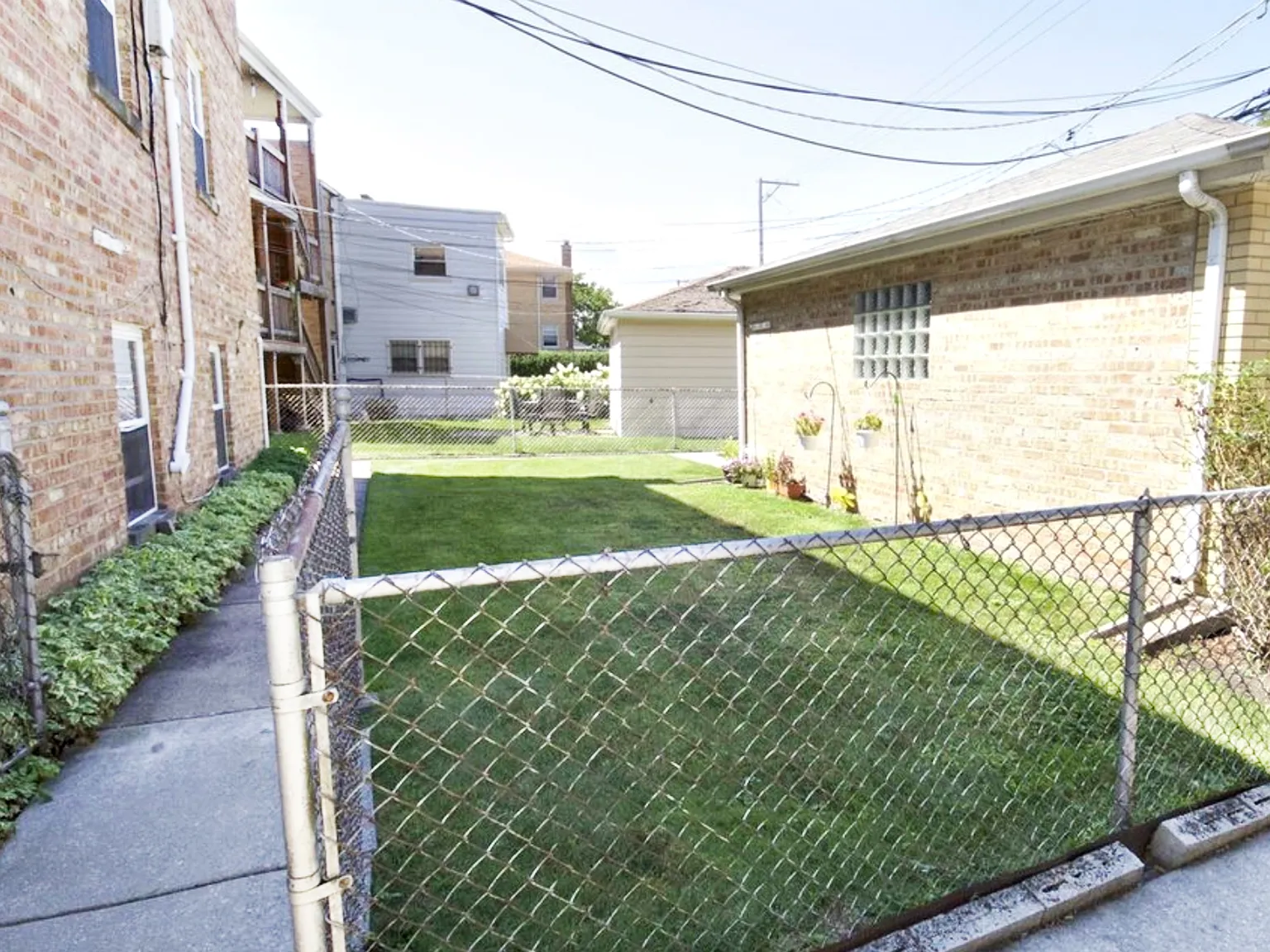 2 bed, 1000 sqft, $1,700 — Photo 3