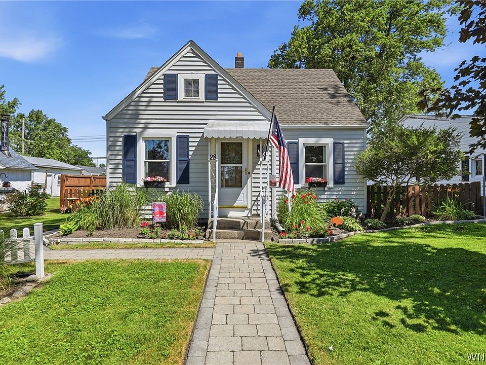 1st image of 28 Cloverdale Rd