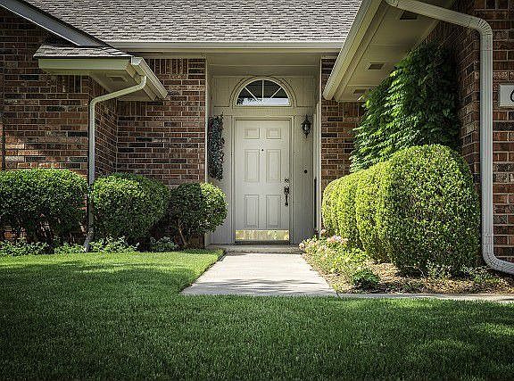 Brick Traditional home move in ready