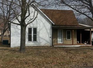 405 E McGaughy St, Hamilton, MO 64644