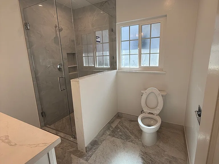 1216 E Glenoaks Blvd #1 — Photo 14